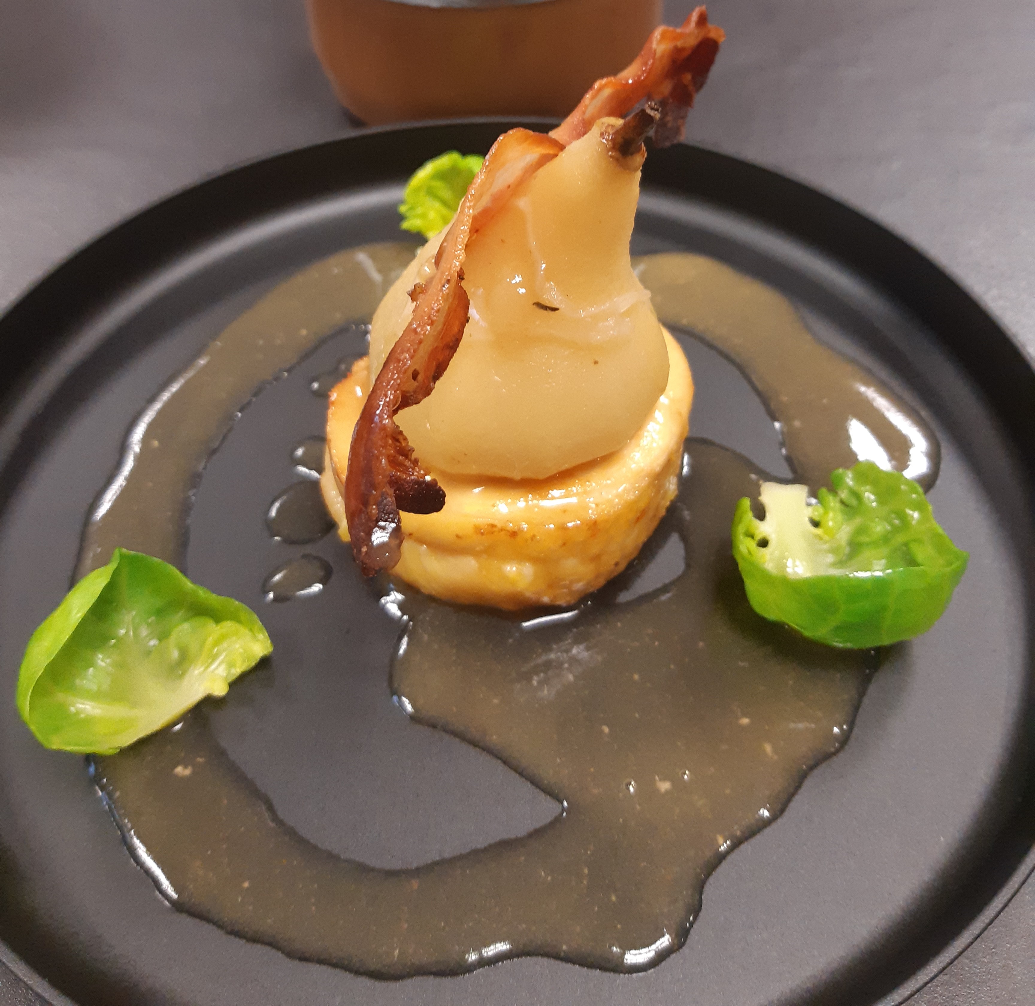 Chapon et poire au lard